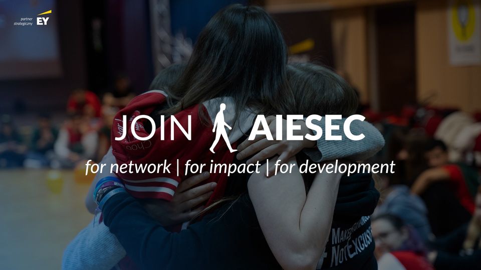 Dołacz do AISEC - obściskujący się młodzi ludzie